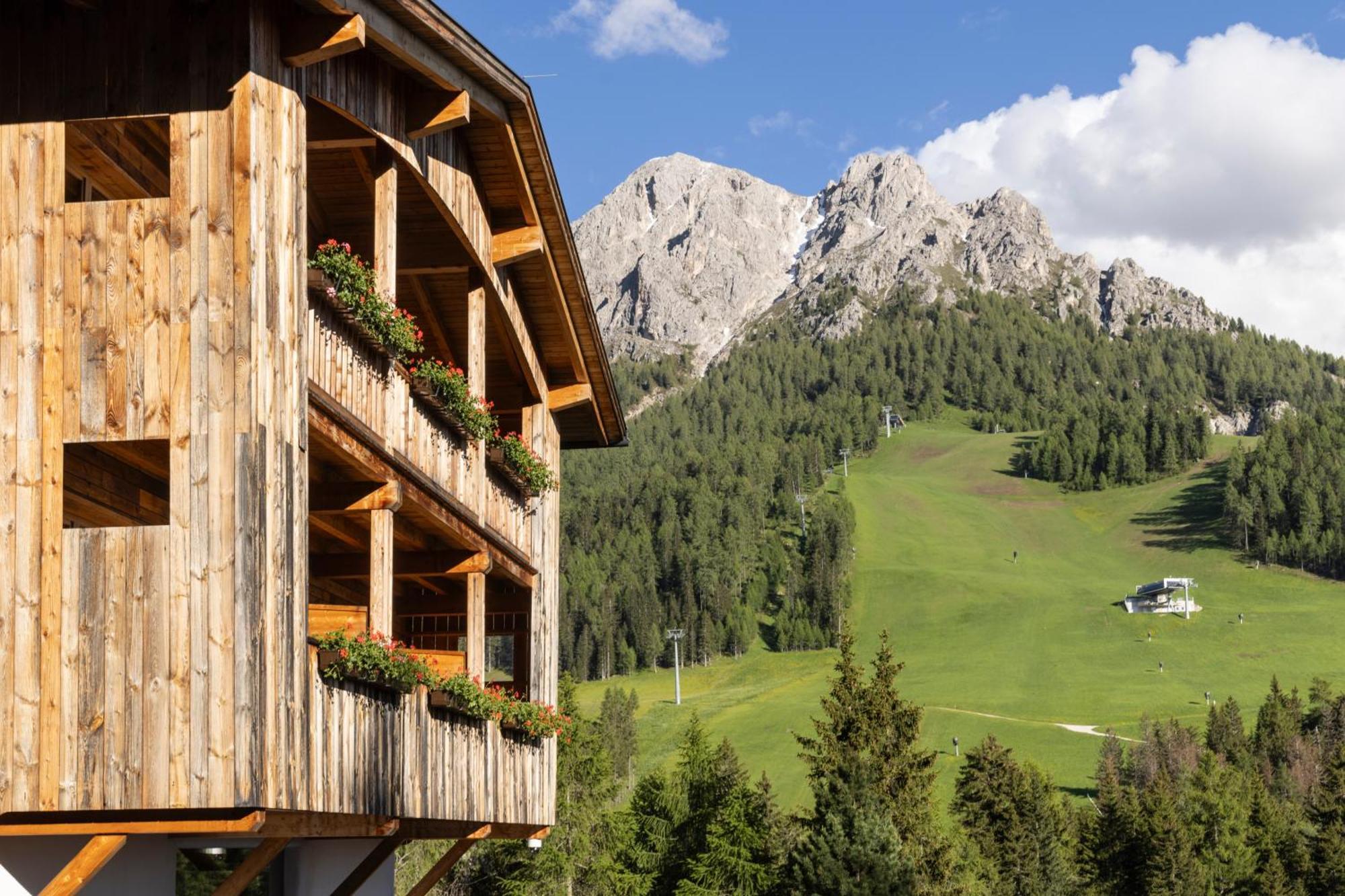 Alpine Hotel Gran Foda' San Vigilio Di Marebbe Exterior foto