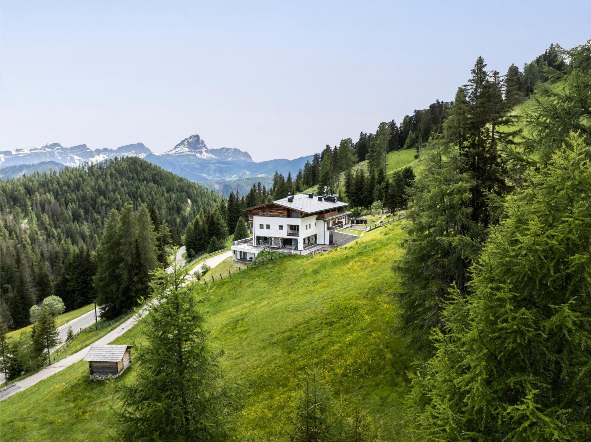 Alpine Hotel Gran Foda' San Vigilio Di Marebbe Exterior foto