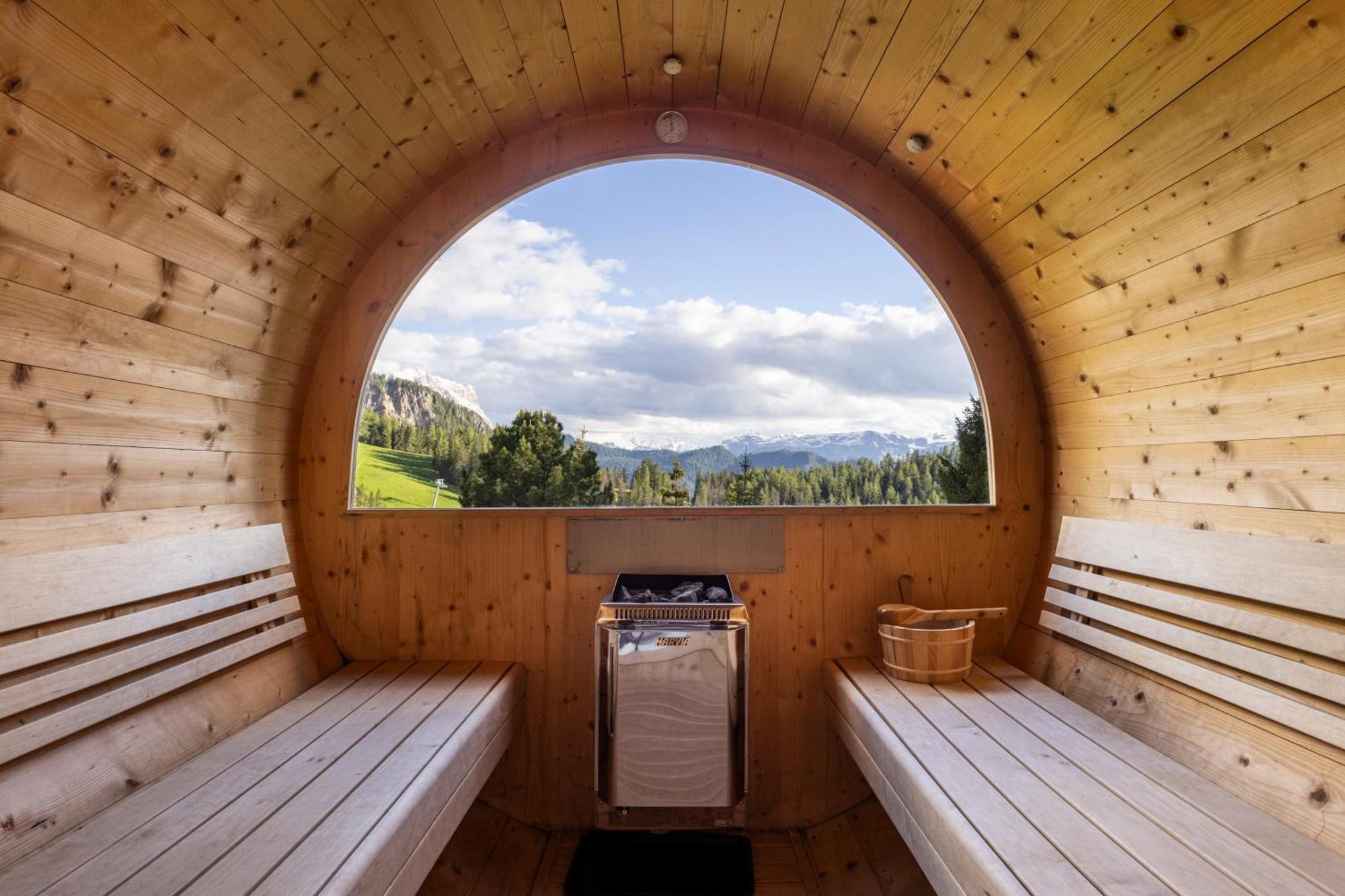 Alpine Hotel Gran Foda' San Vigilio Di Marebbe Exterior foto
