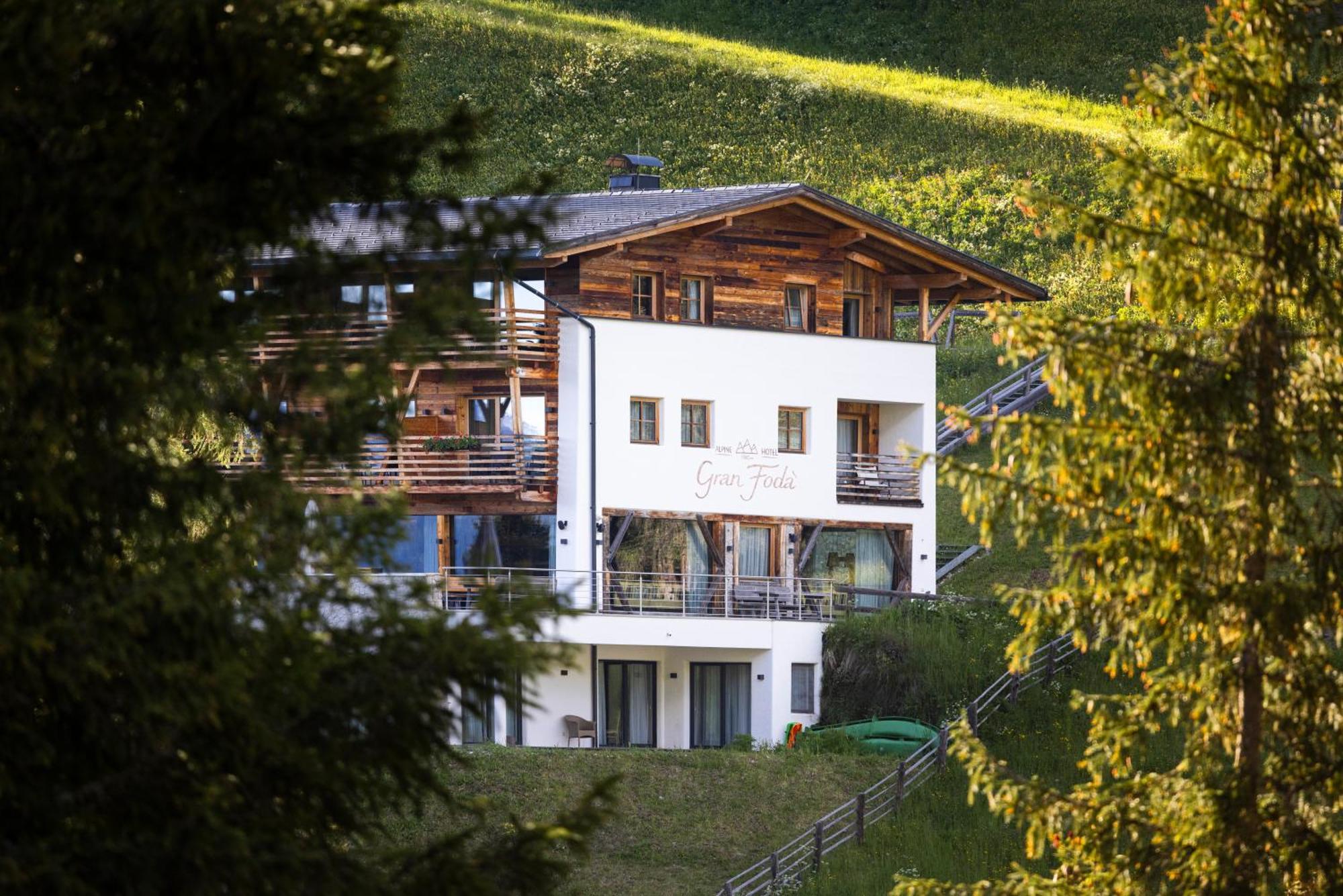 Alpine Hotel Gran Foda' San Vigilio Di Marebbe Exterior foto