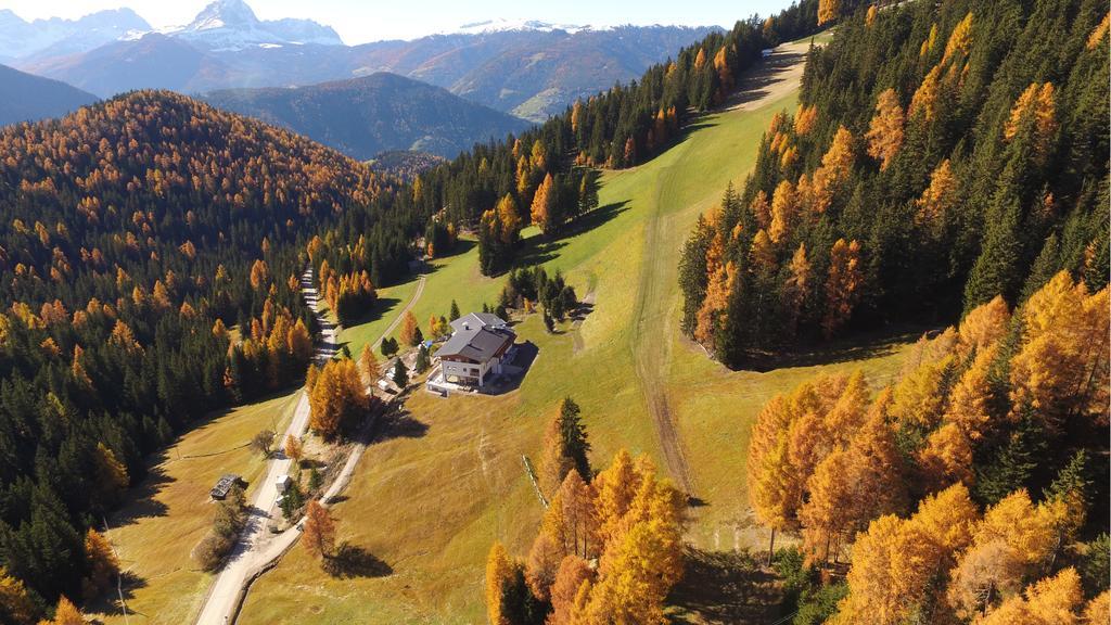 Alpine Hotel Gran Foda' San Vigilio Di Marebbe Exterior foto